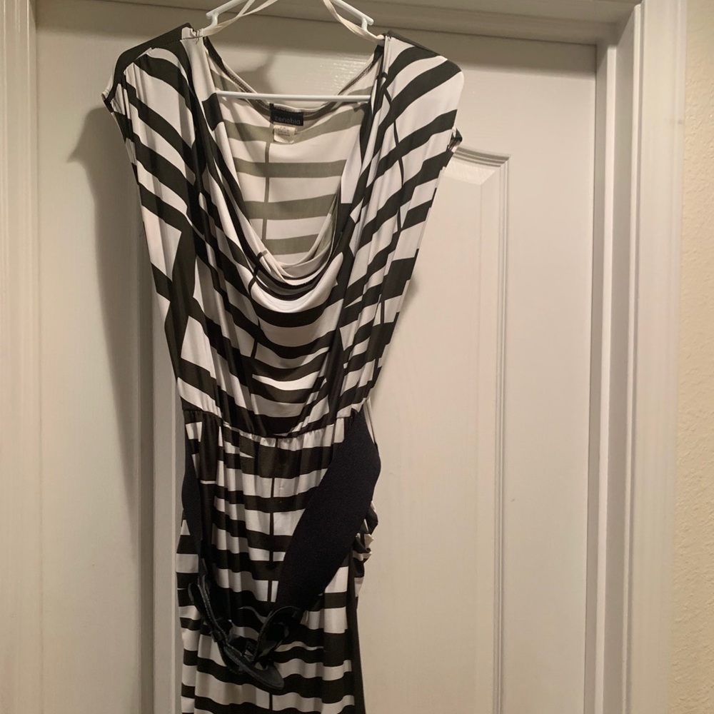 Scoop neck belted Dress with pockets